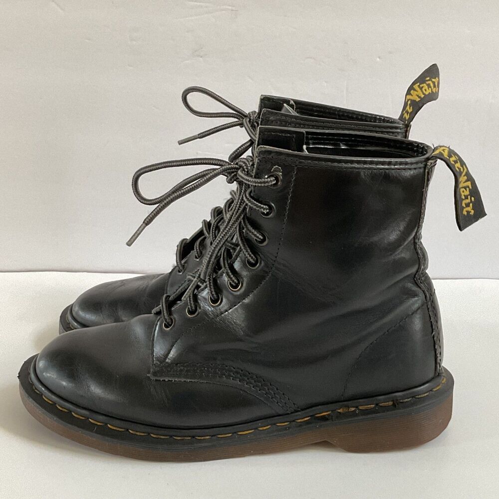 Vintage Dr. Martens 1460 Made in England Black Leather 8-Eye Boots UK 6 US W8 M7